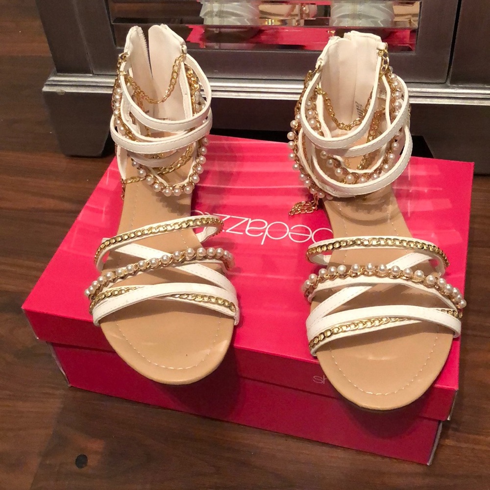 New Shoe Dazzle sandals size 7.5 $11